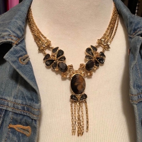 ANN TAYLOR • Tortoise Crystal Fringe Tassel Necklace - Picture 4 of 5